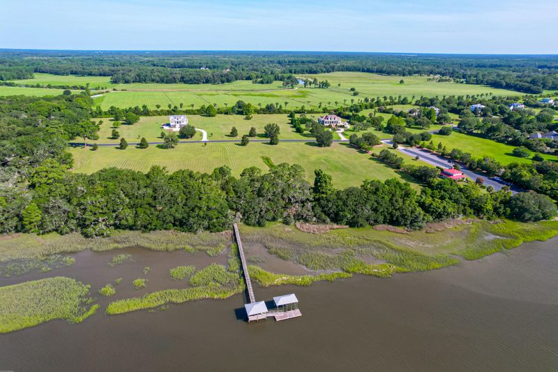 56 Anchor Watch Dr, Wadmalaw Island, SC 29487