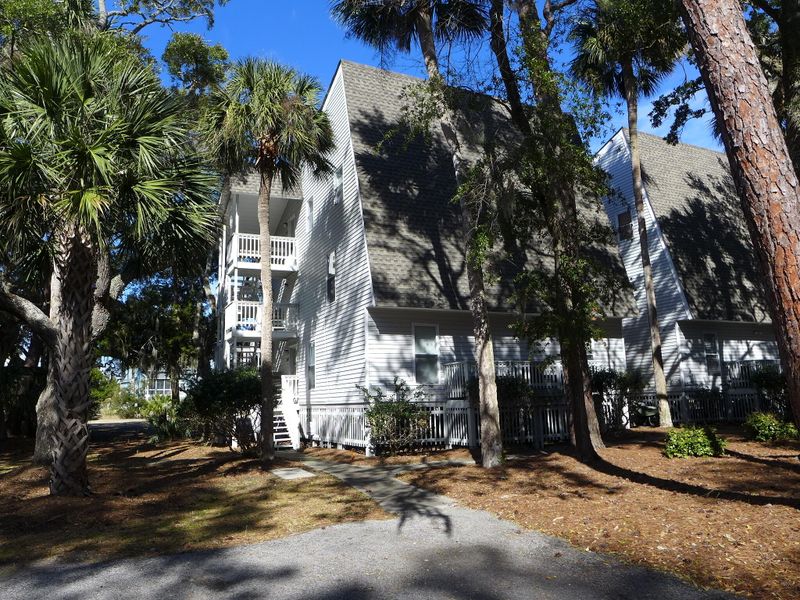 251 Driftwood Ln, Edisto Beach, SC 29438