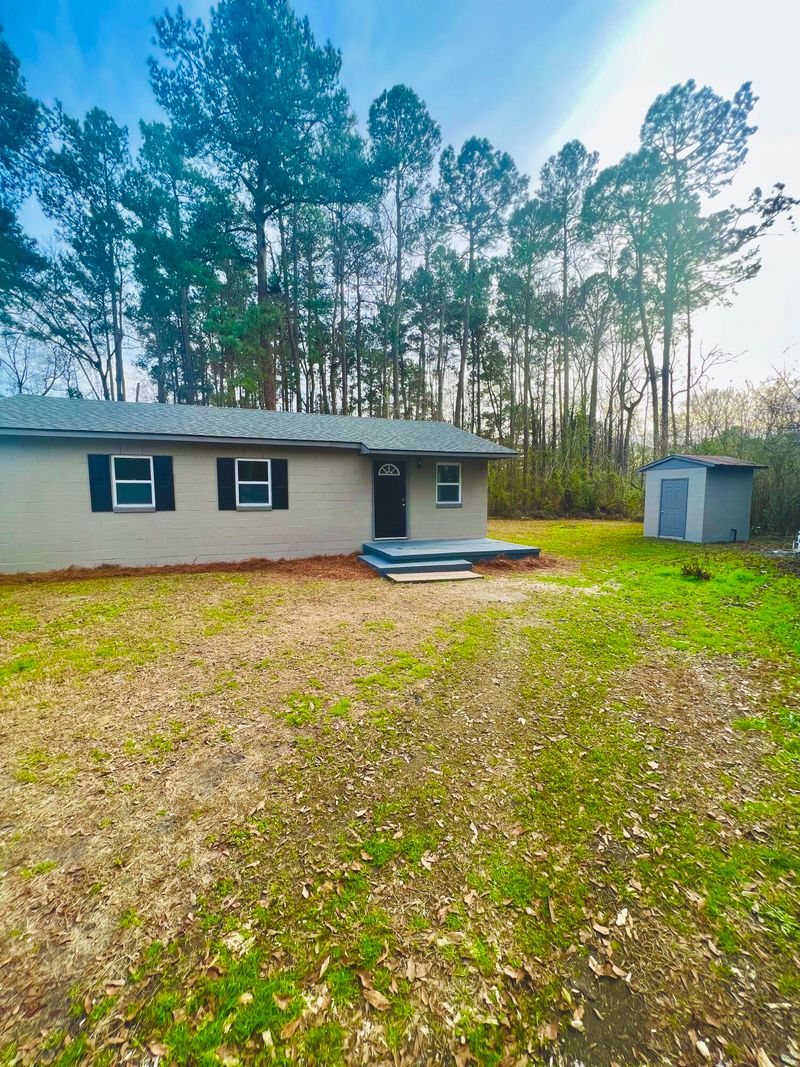123 Lawyer Ln, Harleyville, SC 29448
