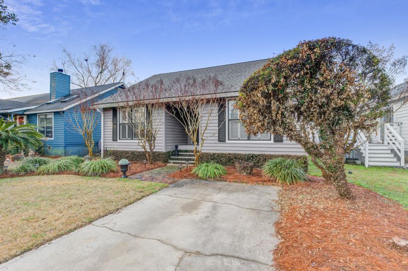 1523 Privateer Dr, Mount Pleasant, SC 29464