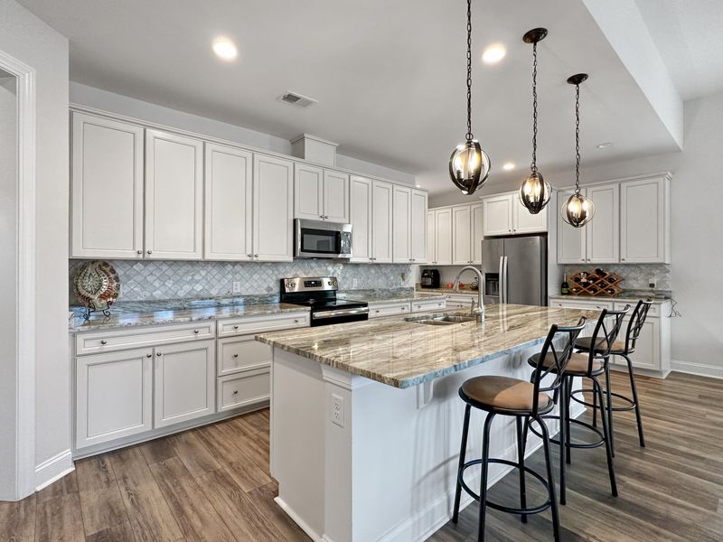 1155 Old Field Dr, Summerville, SC 29483