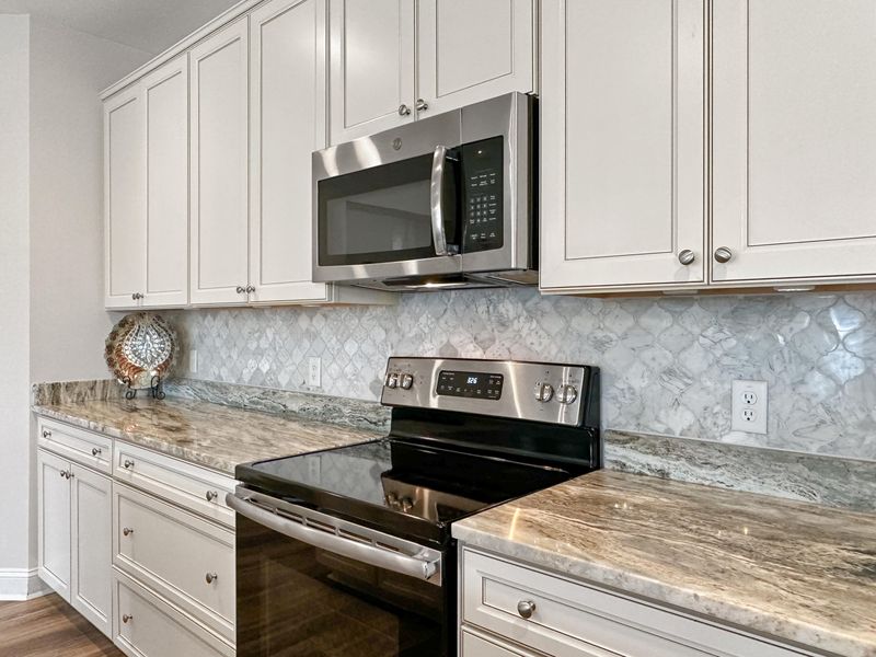 1155 Old Field Dr, Summerville, SC 29483