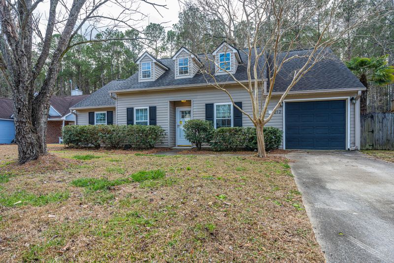 212 Apache Dr, Summerville, SC 29483