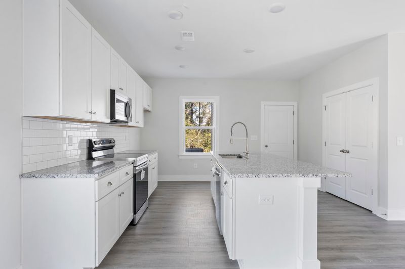 1168 Williams Rd, Charleston, SC 29412