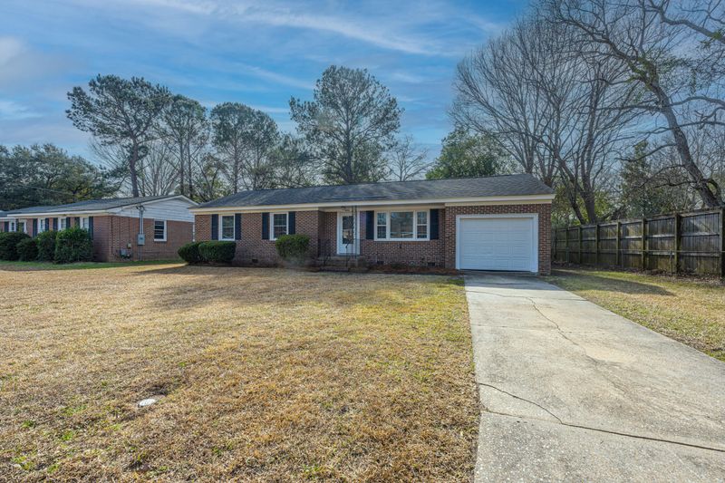 2033 Boeing Ave, Charleston, SC 29407