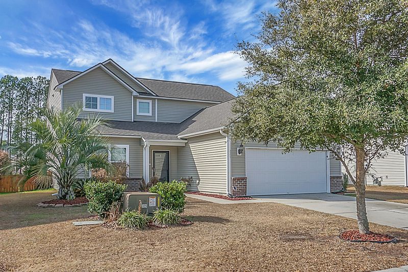 221 Decatur Dr, Summerville, SC 29486