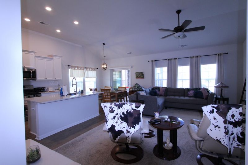 553 Mountain Laurel Cir, Goose Creek, SC 29445