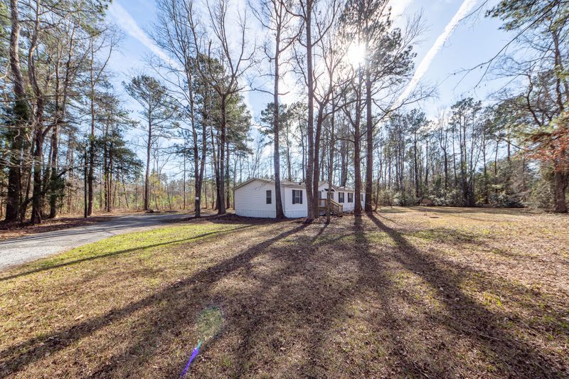 131 Magnolia St, Bonneau, SC 29431
