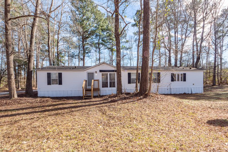 131 Magnolia St, Bonneau, SC 29431
