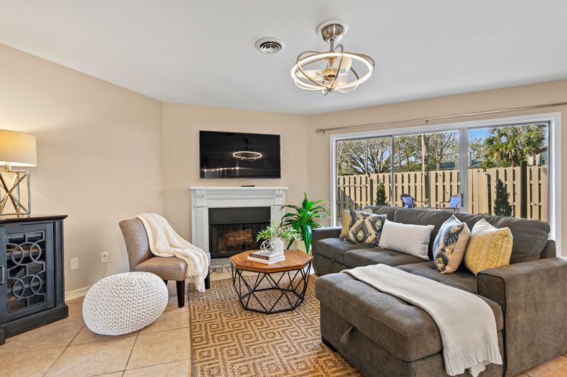2066 Emerald Ter, Mount Pleasant, SC 29464