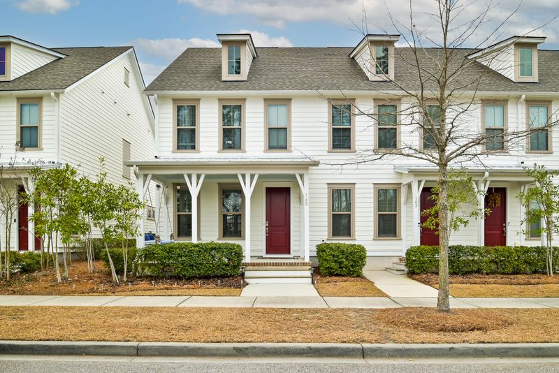 165 Great Lawn Dr, Summerville, SC 29486