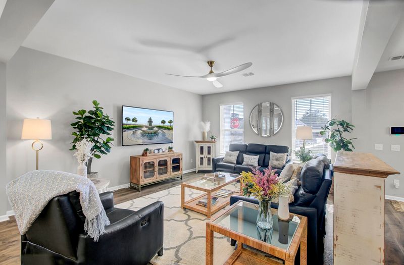 505 Spring Hollow Dr, Charleston, SC 29492