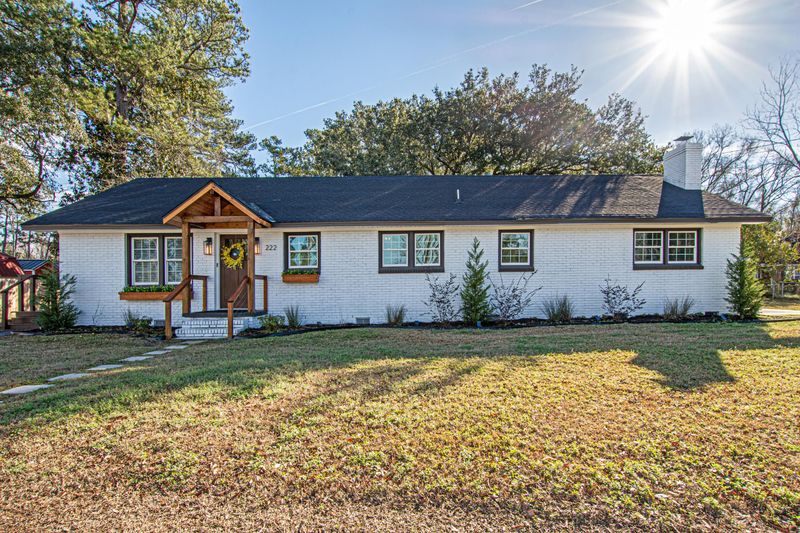 222 Carolina Ave, Moncks Corner, SC 29461