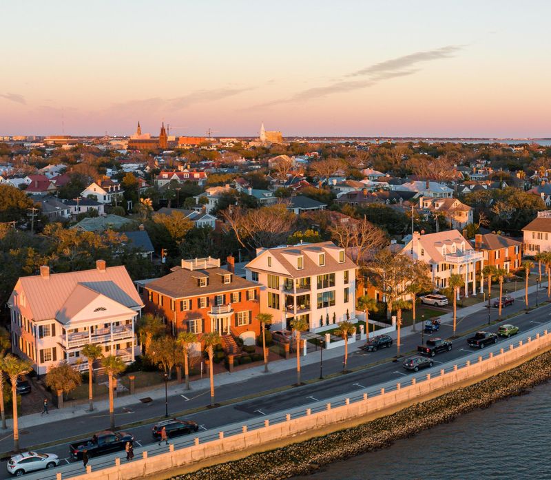 102 Murray Blvd, Charleston, SC 29401
