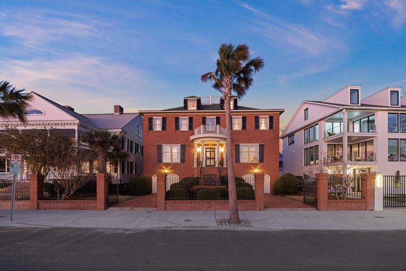102 Murray Blvd, Charleston, SC 29401