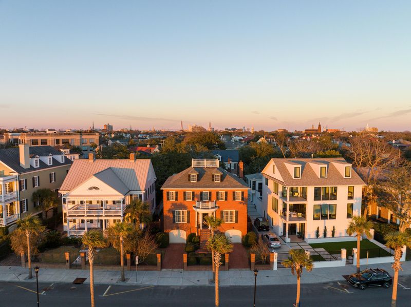 102 Murray Blvd, Charleston, SC 29401