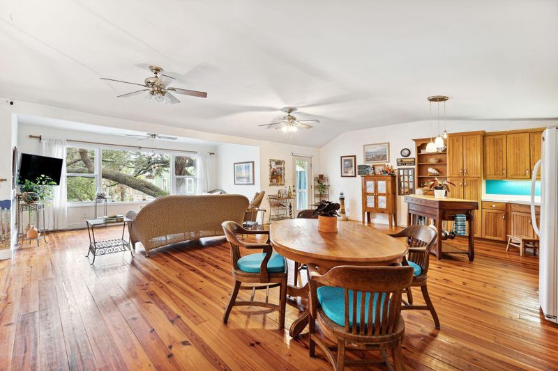 607 E Cooper Ave, Folly Beach, SC 29439