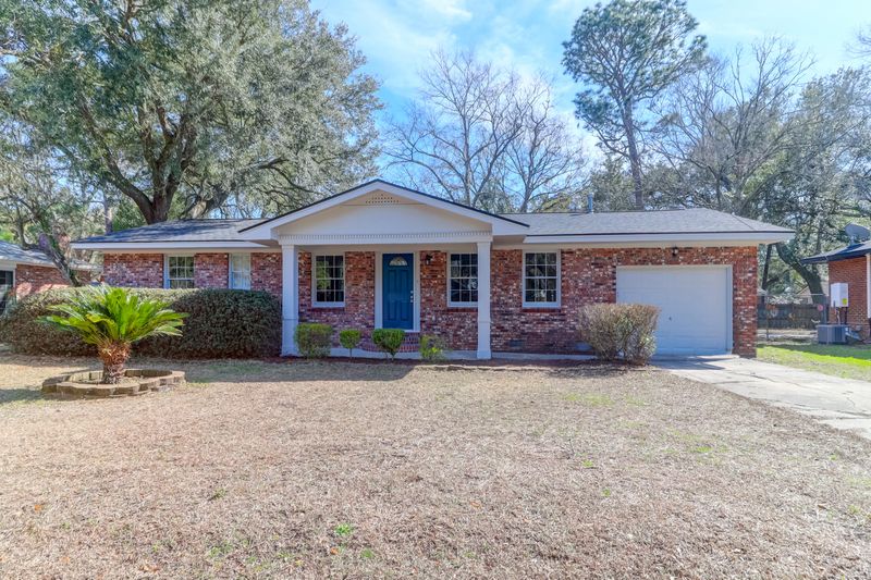 1477 Village Rd, Charleston, SC 29407