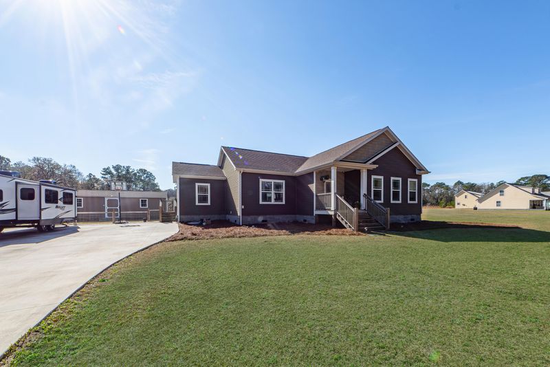 6053 Old Jacksonboro Rd, Ravenel, SC 29470