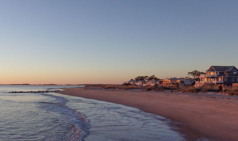 2 Club Cottage Rd, Edisto Beach, SC 29438