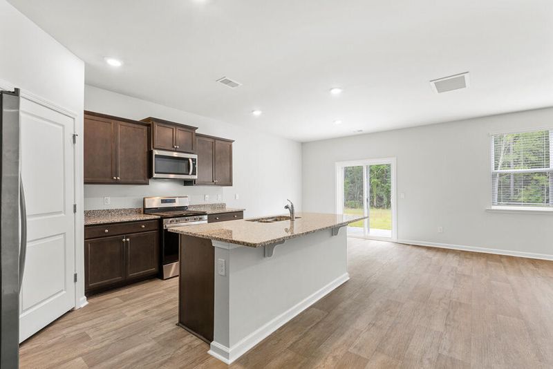 417 Lake Ridge Blvd, Summerville, SC 29486