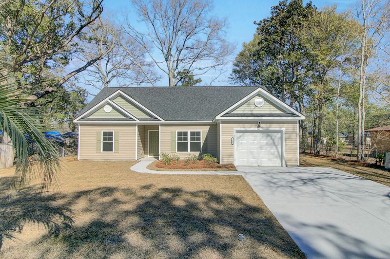 7712 Desmond Ave, North Charleston, SC 29418