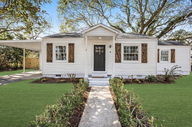 7 Jerry Dr, Charleston, SC 29407