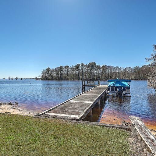 1207 Longpoint Rd, Cross, SC 29436