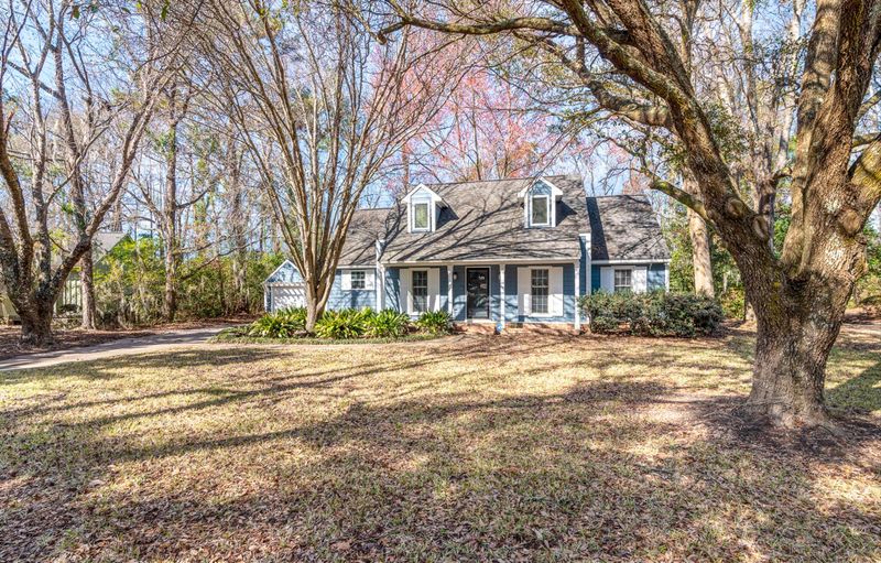 1016 Law Ln, Mount Pleasant, SC 29464