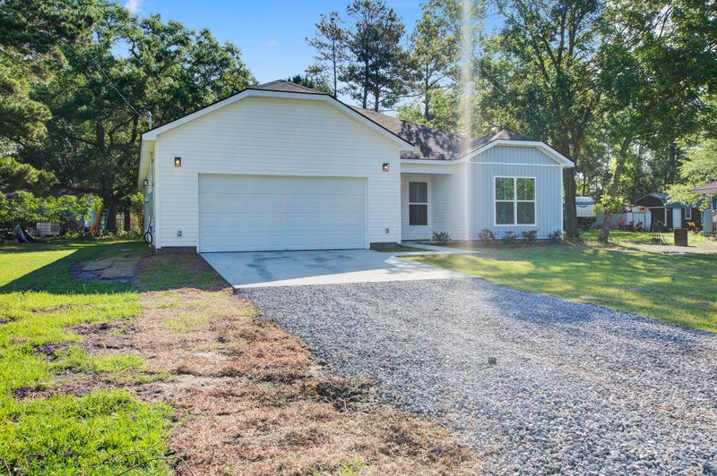 8942 Baldwin Rd, North Charleston, SC 29406
