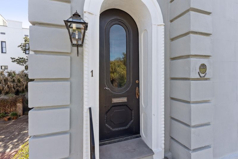 1 Water St, Charleston, SC 29401