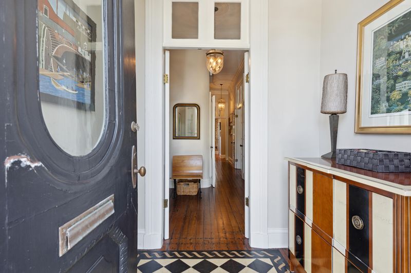 1 Water St, Charleston, SC 29401
