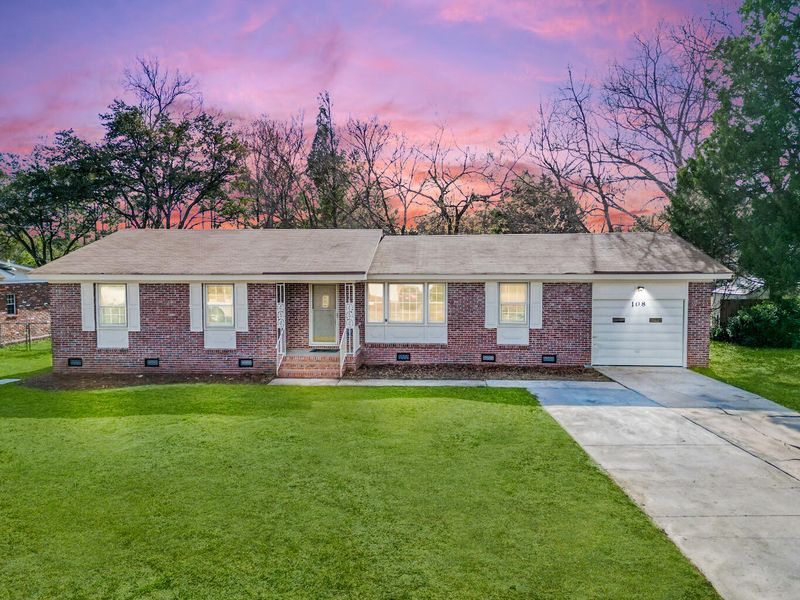 108 Washington Dr, Ladson, SC 29456