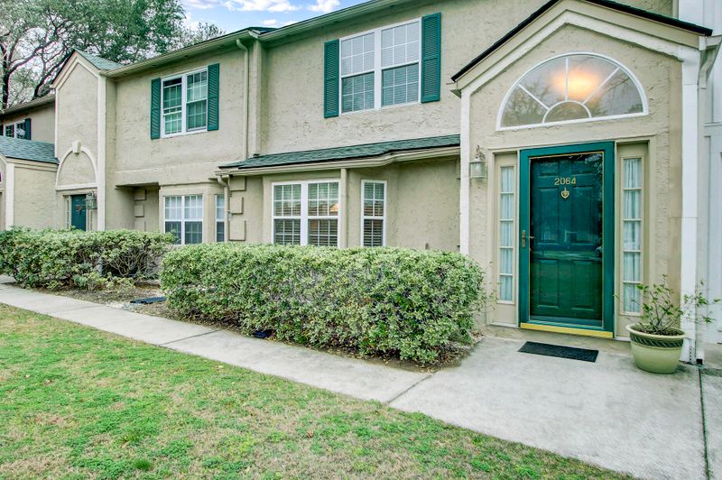 2064 Emerald Ter, Mount Pleasant, SC 29464