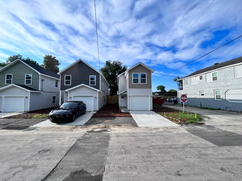 1999 Hugo Ave, North Charleston, SC 29405