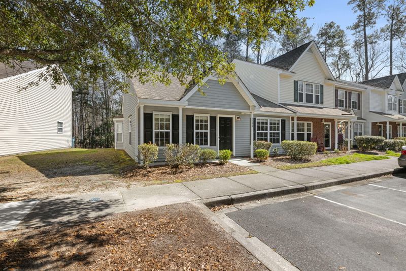 1200 Pine Bluff Dr, Summerville, SC 29483