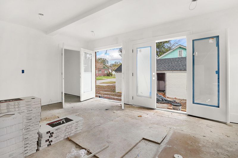 136 Peachtree St, Charleston, SC 29403