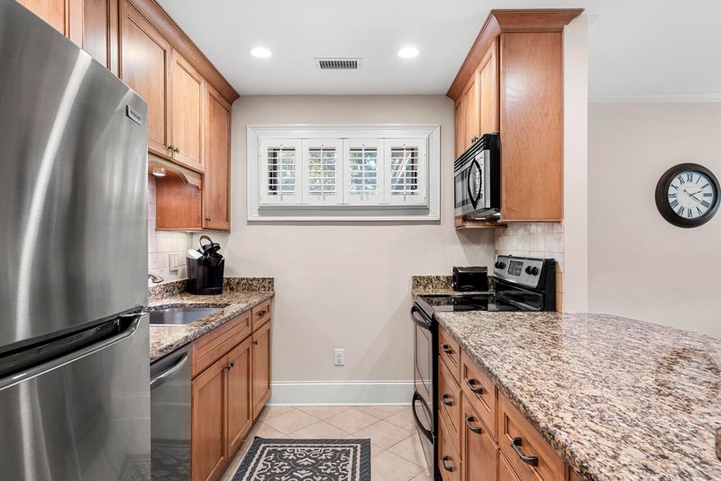 1380 Dunlin Ct, Kiawah Island, SC 29455