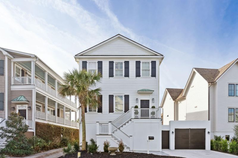 25 Lowndes Pointe Dr, Charleston, SC 29403