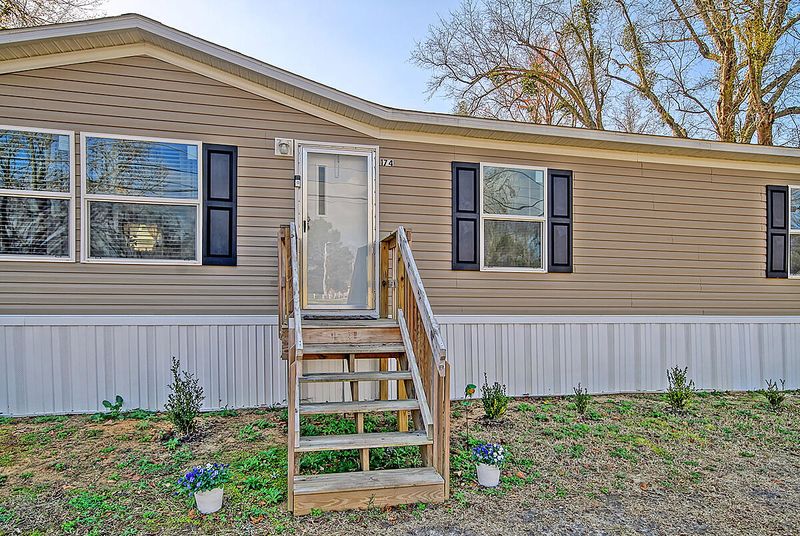 174 Church Rd, Saint Stephen, SC 29479