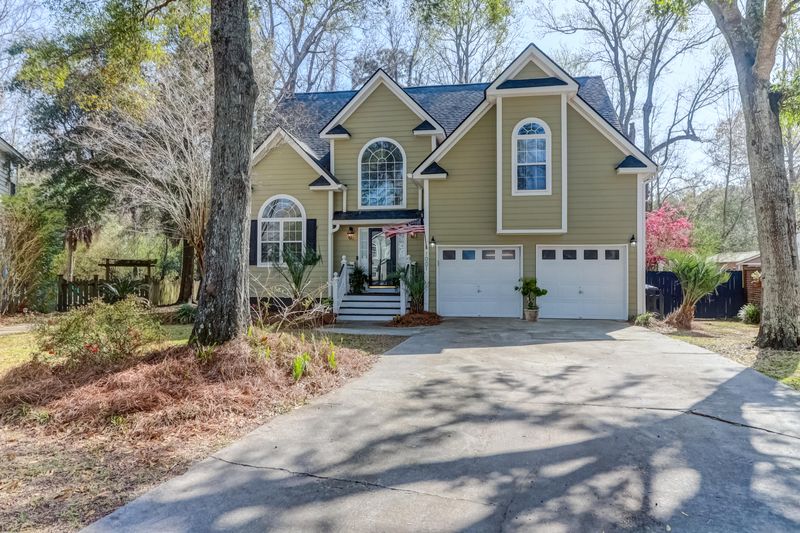 1001 Five Oaks Ct, Charleston, SC 29412