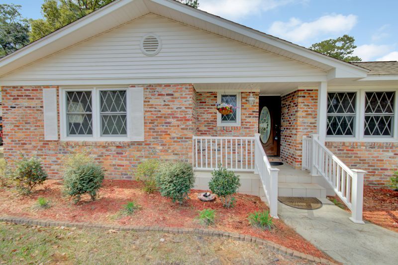 102 Chucker Ct, Summerville, SC 29485