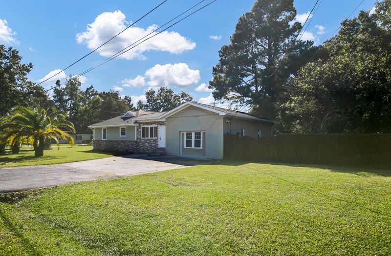 4302 Whitney Dr, North Charleston, SC 29405