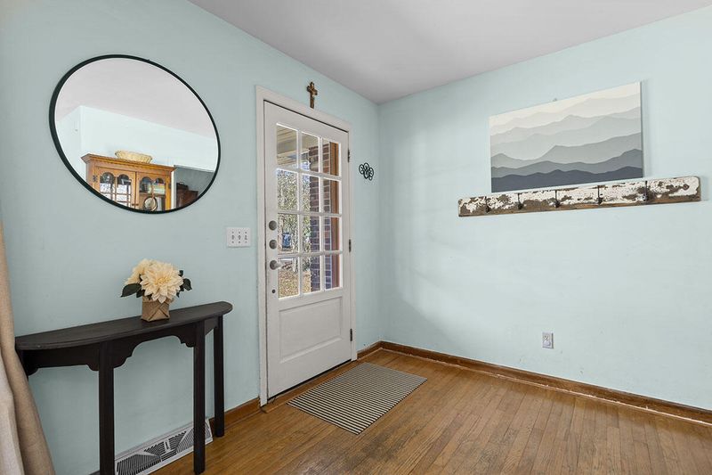 1313 Iroquois St, North Charleston, SC 29405