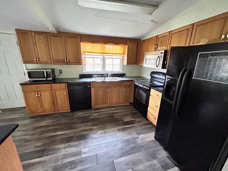 7654 Ovaldale Dr, North Charleston, SC 29418