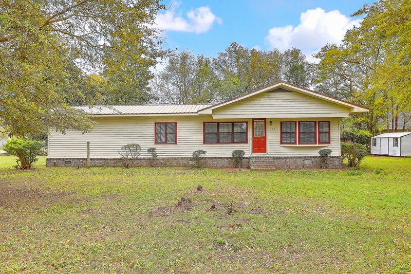 109 Broughton Hall Rd, Pinopolis, SC 29469