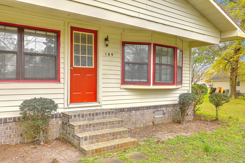 109 Broughton Hall Rd, Pinopolis, SC 29469