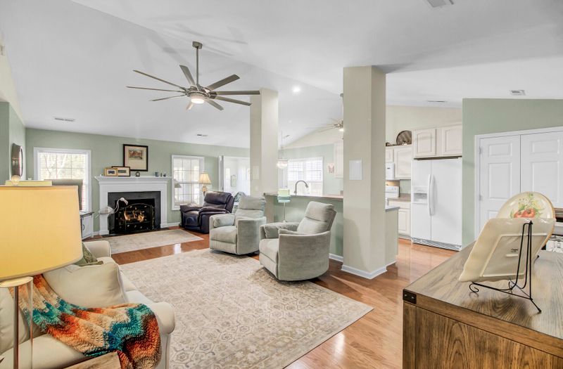 8974 Buck Run Ct, North Charleston, SC 29406