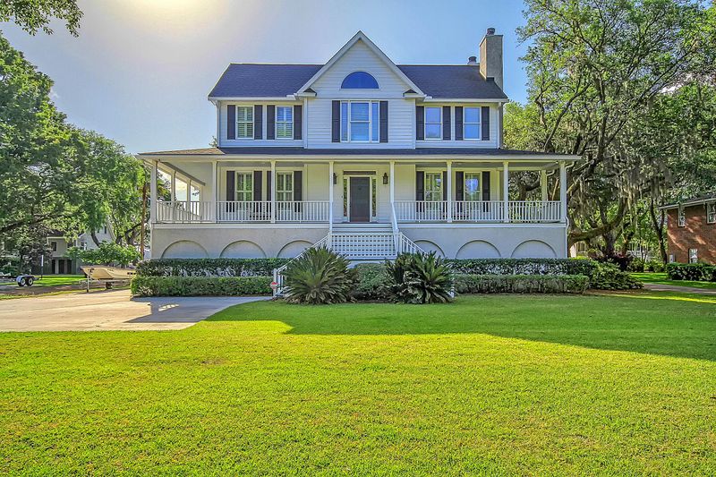 420 Brown Pelican Dr, Wando, SC 29492