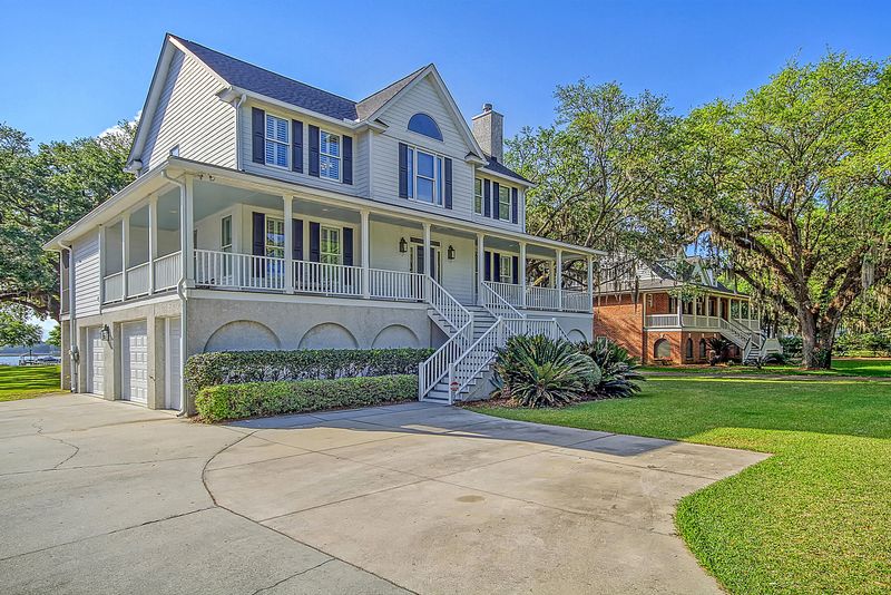 420 Brown Pelican Dr, Wando, SC 29492